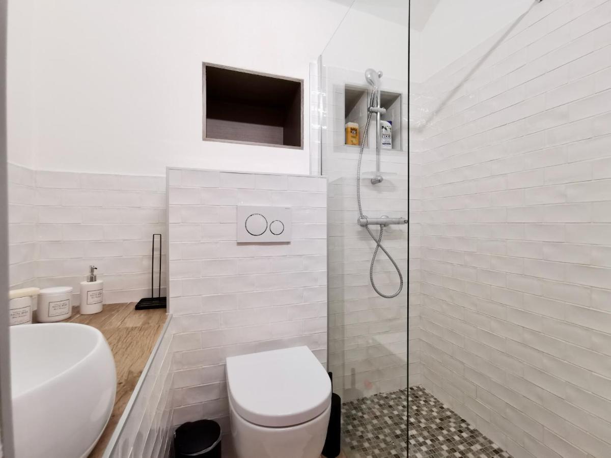 Studio Petit Opera Nizza Esterno foto